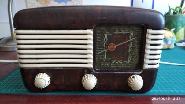 Retro radio with vintage dials and display, evoking memories of the good old days.