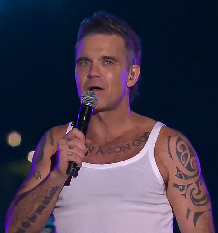 &ldquo;Never Seen Anything Like That&rdquo;: Robbie Williams Slammed For Blaming Fan For Mistake At NYE Gig