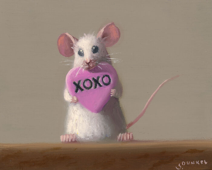 A cute mouse art holding a pink heart with "XOXO" written on it.