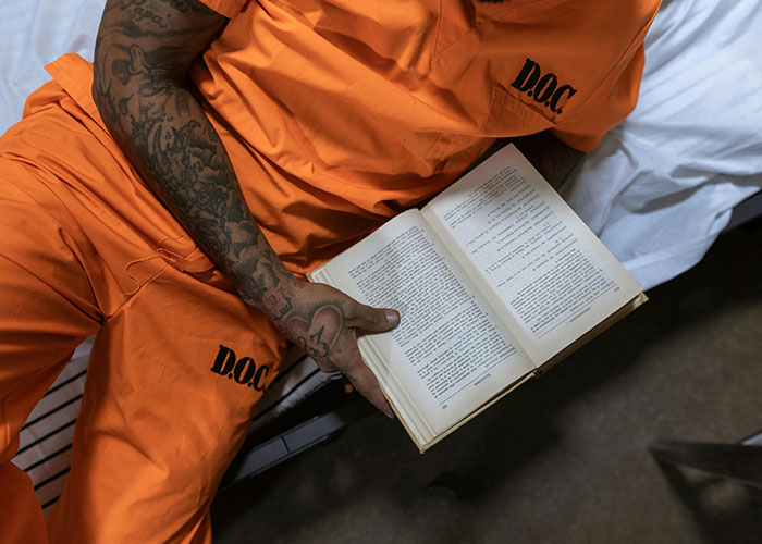 “As Gay As It Is In The Media”: 30 Surprising Things About Prison, As Shared By Ex-Inmates