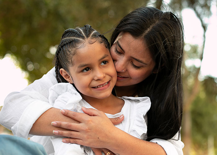 30 Examples Of “Teaching Your Grandparents To Use The Internet” From Previous Generations