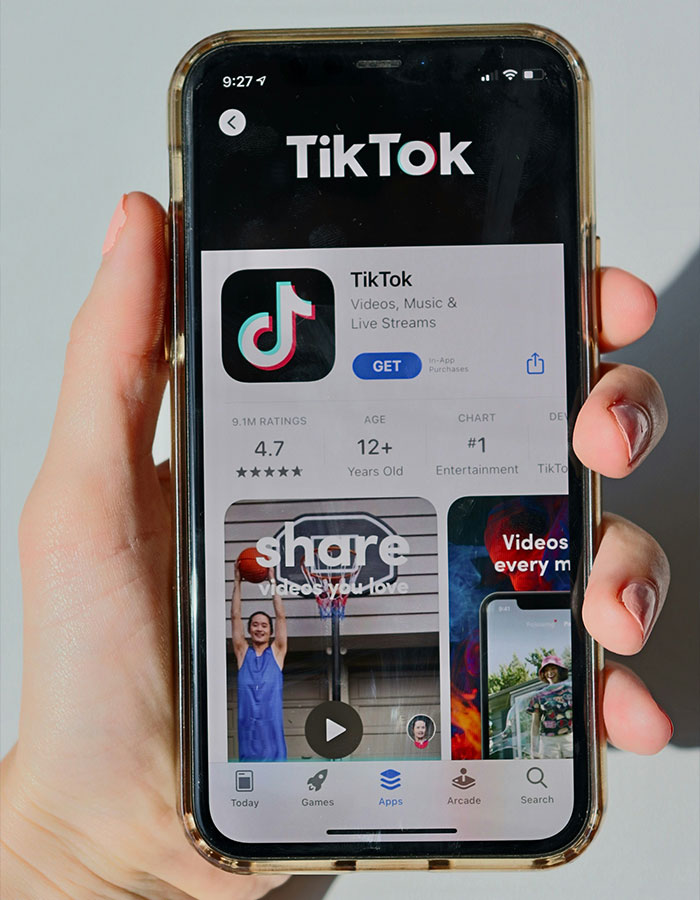 "Hasn&rsquo;t Even Been A Day": People In Disbelief As TikTok Is Back Online