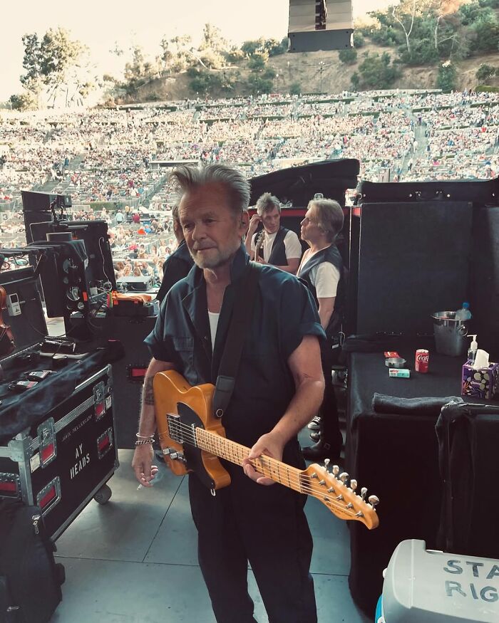 These 36 Server Stories About Celeb Encounters Are A Reminder To Always Be Polite