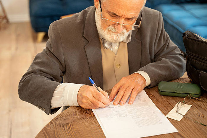 &ldquo;I Didn&rsquo;t Feel Anything&rdquo;: Woman Refuses To Attend Dad&rsquo;s Funeral, Is Shocked After Reading His Will