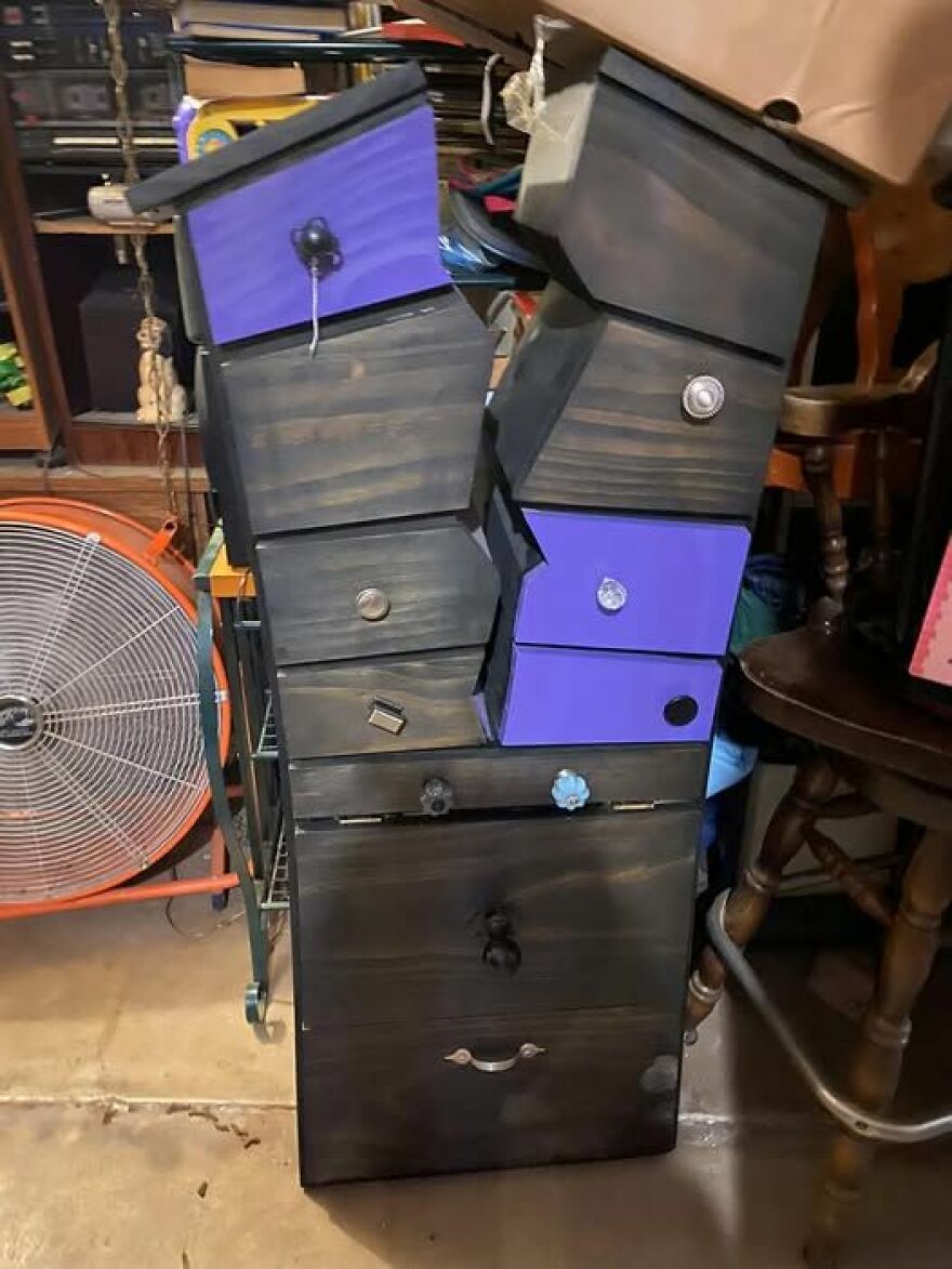 Found This Whole Thrifting, They Had It For Sale For $15! Looks Like It Belongs In Alice And Wonderland!