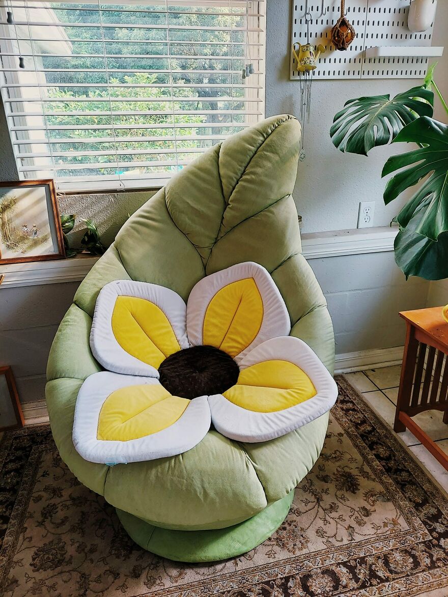 Found This Flower At Goodwill For $3 And Thought It Looked So Cute With My Leaf Chair. Turns Out It's A Baby Bath That You Put Into A Sink