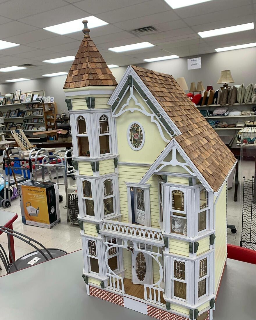 I Am Obsessed! It Does Need A Little Bit Of Love, But I Think Its In Pretty Decent Shape. It Also Came With All Of The Furniture As Well