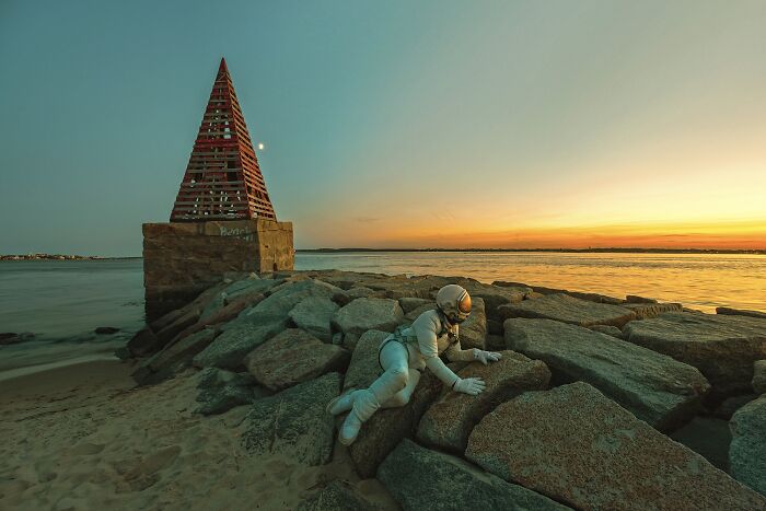 I Travel Around The Country Taking Self-Portraits In An Astronaut Suit