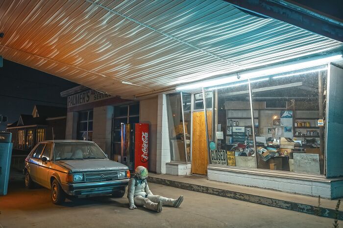 I Travel Around The Country Taking Self-Portraits In An Astronaut Suit