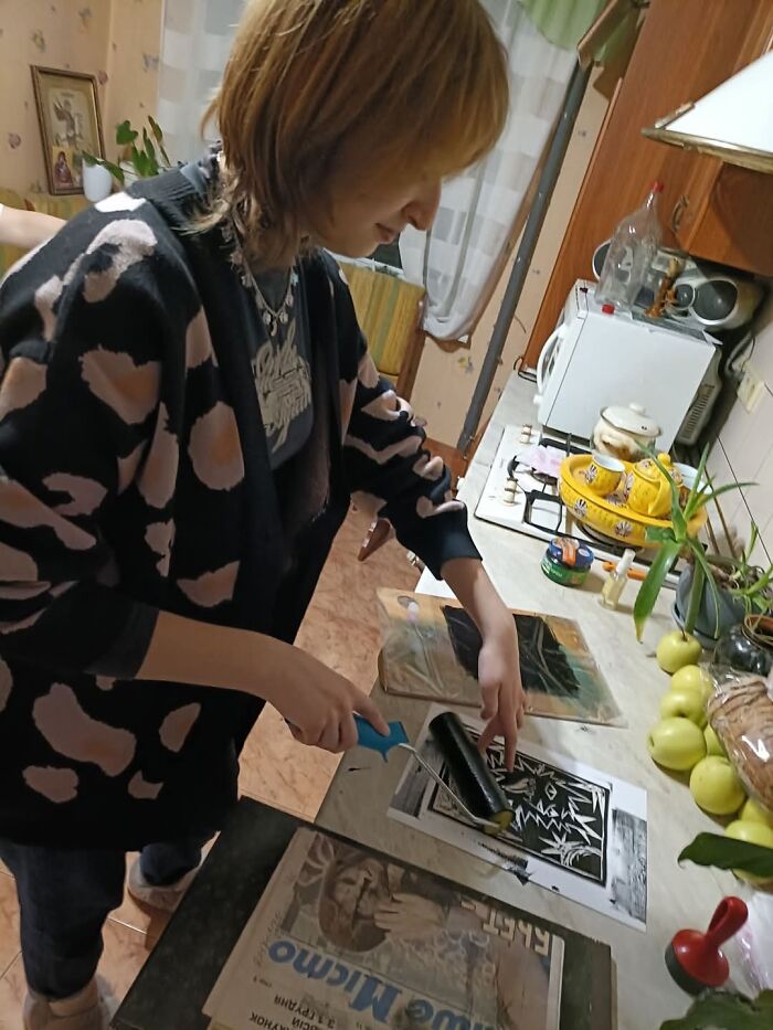 I Invited Students To My Place During The Holidays To Create Linocuts (15 Pics)