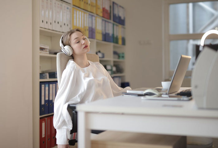 Guy Works 50+ Hours/Week Only For His Successor To Automate Everything And Have Nothing To Do