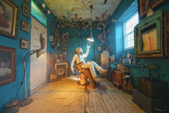 I Travel Around The Country Taking Self-Portraits In An Astronaut Suit