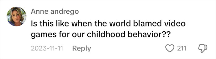 Comment comparing "iPad kids" to video game blame on childhood behavior, with 211 likes and a reply date of 2023-11-11.