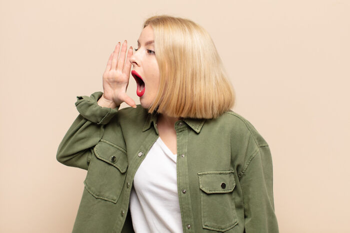 Red Flags That People Say Are Dealbreakers, No Matter How Attractive Someone Is