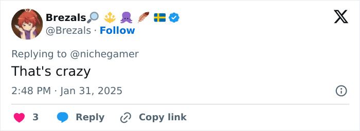 Tweet reaction to period tracker debate in mobile game: "That's crazy" by @Brezals.