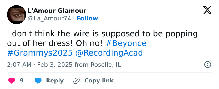 Tweet about Beyonc&eacute; wardrobe malfunction at Grammys. Mention of wire issue with hashtags #Beyonce #Grammys2025.