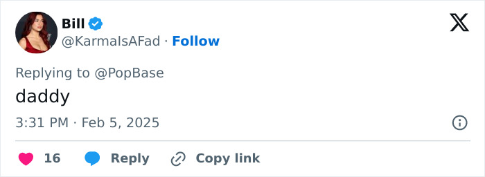 &ldquo;Social media post with 'daddy' comment, highlighting Jonathan Bailey's muscles, gaining viral attention.&rdquo;