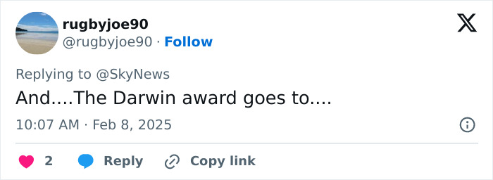 Tweet about Darwin award, hinting at royal crisis concerns.