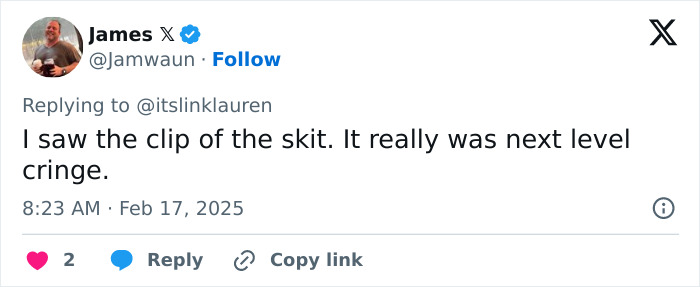 Tweet criticizing Tom Hanks' performance as a MAGA supporter, calling it "next level cringe.