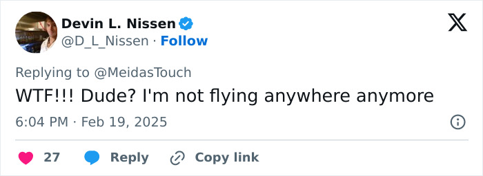 Tweet expressing fear of flying after planes collide mid-air in Arizona, gaining 27 likes.