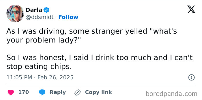 Tweet from a parent humorously answering a stranger about her problem, mentioning drinking and eating chips.
