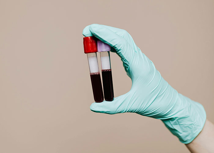 “Side Hustle For Girlies”: 30 Ways Women Can Earn Cash Without Dealing With Creeps