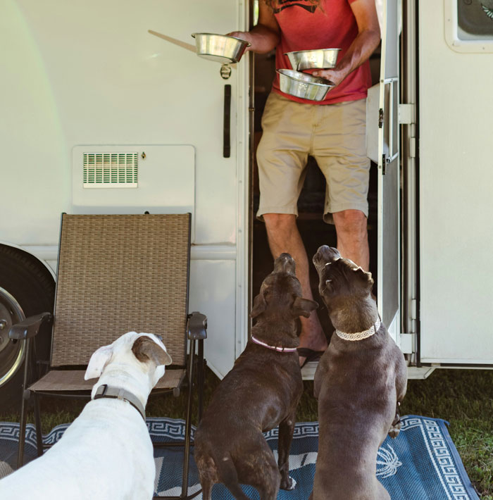 “What’s Classy If You’re Rich But Trashy If You’re Poor?”: 30 Of The Most Illuminating Answers