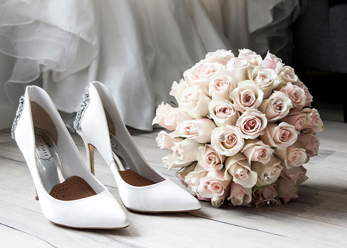 “I Started To Cry”: Guy Can’t Understand Why Fiancée Wants To Save Some Of The $120k Wedding Money “I Started To Cry”: Guy Can’t Understand Why Fiancée Wants To Save Some Of The $120k Wedding Money