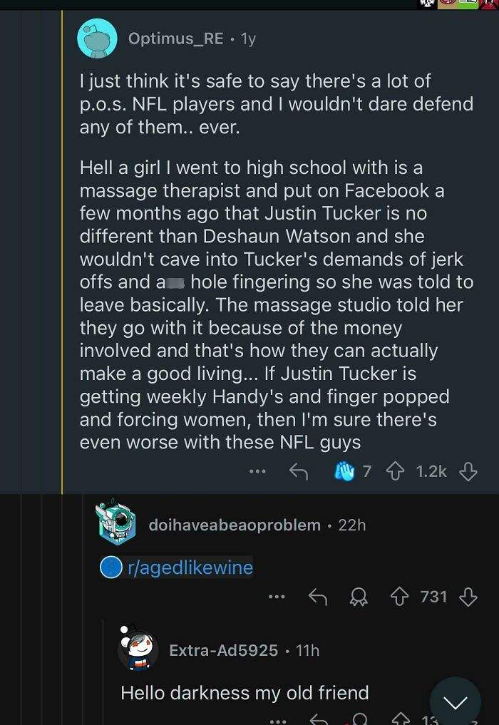 Reddit comments discussing NFL players, featuring subreddit link "r/agedlikewine."