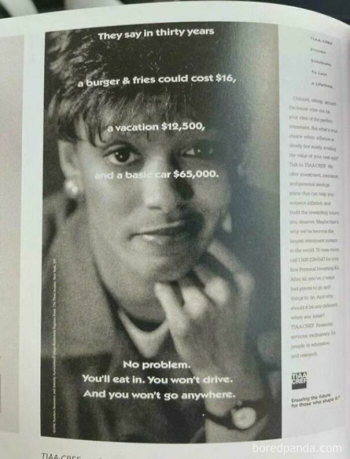 Mujer mayor en foto en blanco y negro con texto sobre costos y envejecimiento como el vino en un anuncio retro.