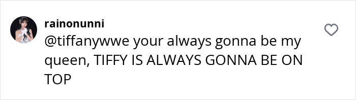 Comment praising WWE star, referring to her as "queen" and expressing strong support. Comment praising WWE star, referring to her as "queen" and expressing strong support.