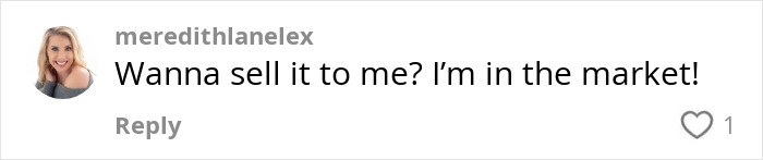 Comment from a user interested in Carrie Bradshaw&rsquo;s wedding dress, expressing desire to purchase.