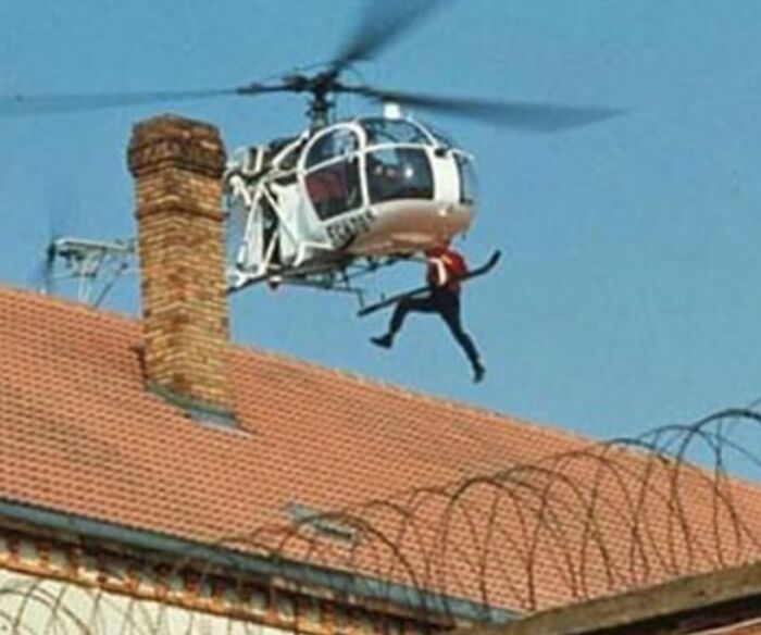 En 1986, una francesa llamada Nadine invirtió varios meses en obtener la cualificación necesaria para pilotar un helicóptero.