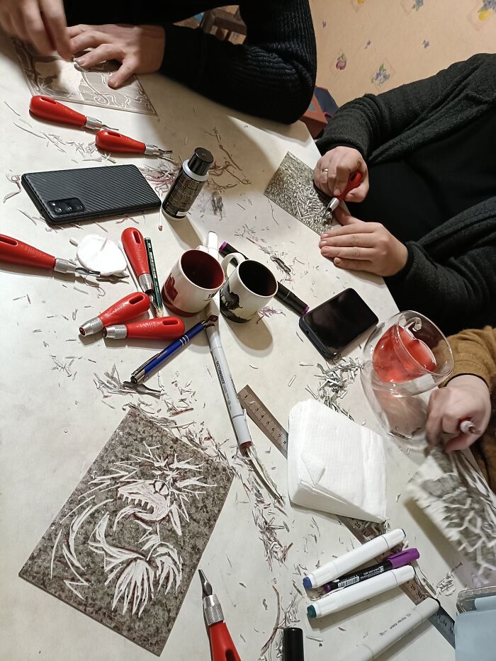 I Invited Students To My Place During The Holidays To Create Linocuts (15 Pics)