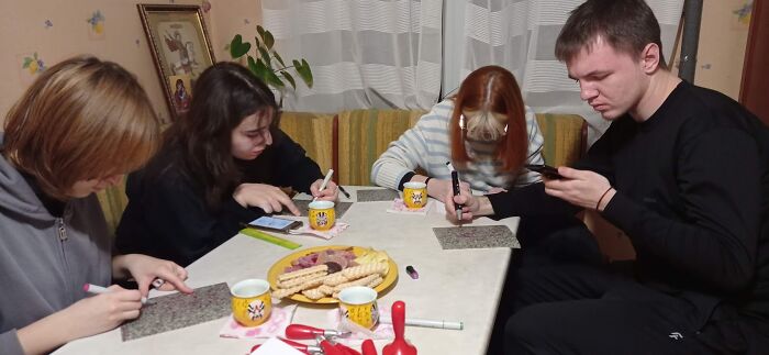 I Invited Students To My Place During The Holidays To Create Linocuts (15 Pics)