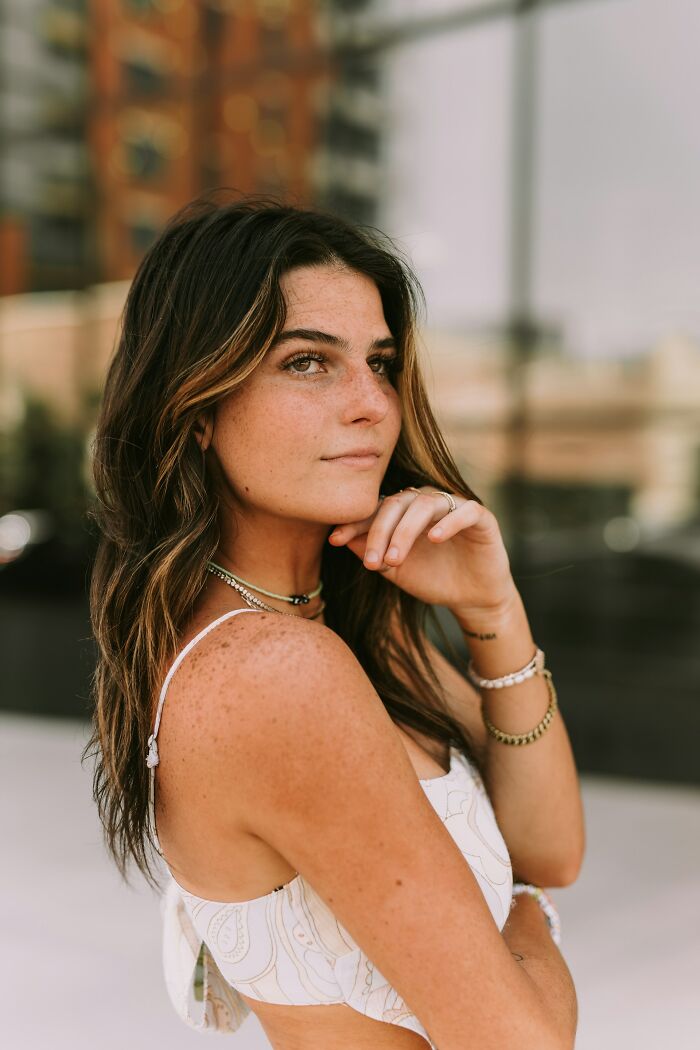 "Hip Dips!": 30 Conventionally Unattractive Features That These People Find Beautiful