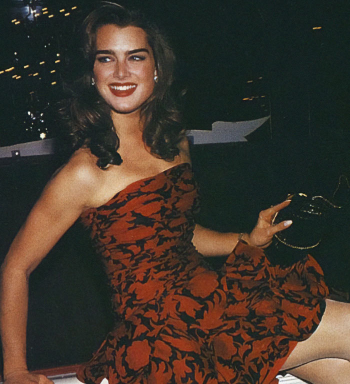 “My Heart Aches”: Fans Point Out ‘Horrifying’ Reality Behind Brooke Shields’ TikTok Confession “My Heart Aches”: Fans Point Out ‘Horrifying’ Reality Behind Brooke Shields’ TikTok Confession