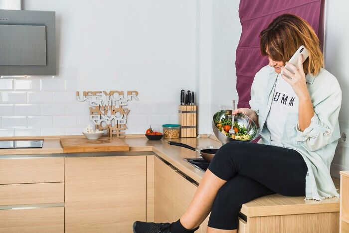 30 People Share Their Non-Negotiable Household Rules, And Some Are Downright Bizarre