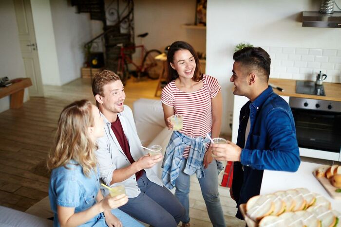 30 People Share Their Non-Negotiable Household Rules, And Some Are Downright Bizarre