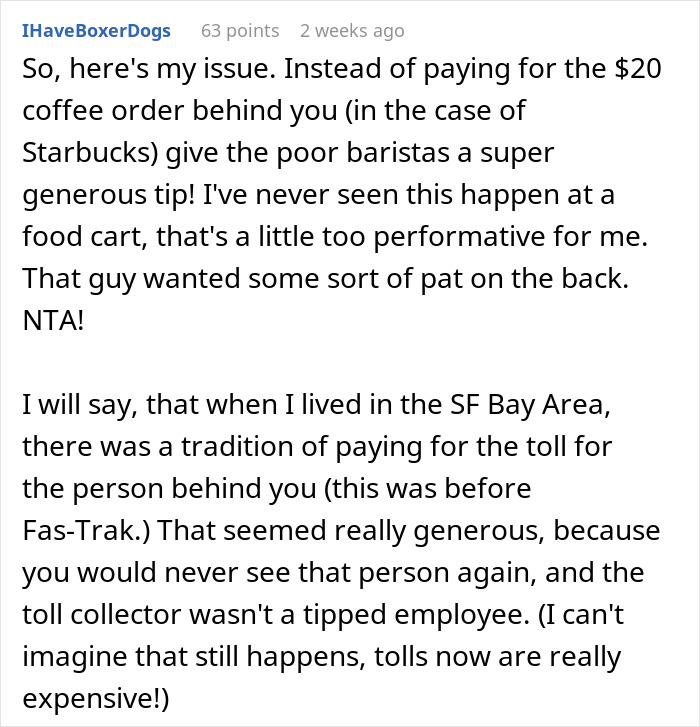 A comment discussing a customer refusing to continue a pay it forward chain at Starbucks.