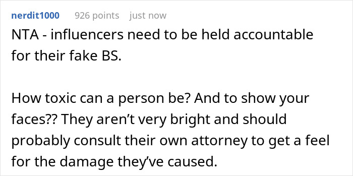 Text comment criticizing influencers for being secretly recorded during a private home tour. Text comment criticizing influencers for being secretly recorded during a private home tour.