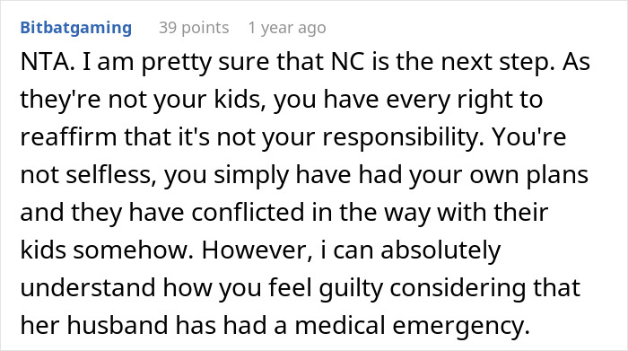 Reddit comment discussing a woman's refusal to alter an $18K trip despite her sister's plea for help.