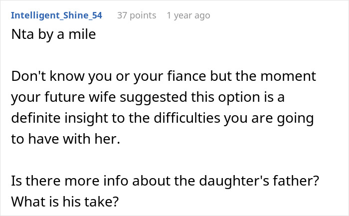 Reddit comment discussing relationship dynamics and challenges with a fiance.