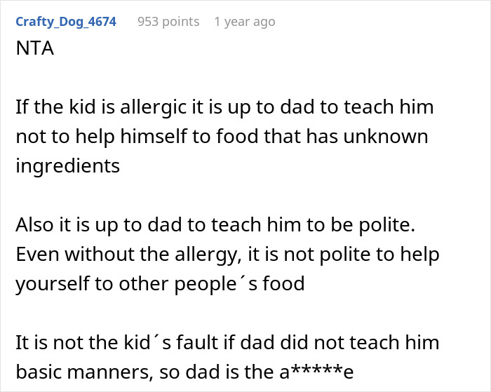 Reddit comment criticizing a dad for not teaching his allergic child manners regarding food.