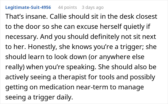 Comment discussing acne-related panic attacks and classmates' reactions.