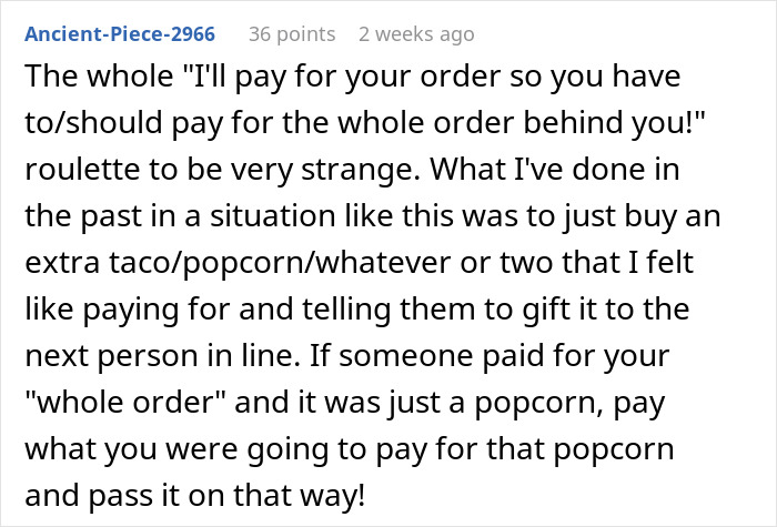 Customer discusses opinions on keeping a pay it forward chain at a checkout counter.