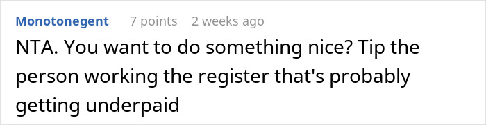 Comment discussing refusing to continue a pay-it-forward chain, suggesting tipping the underpaid register worker instead.