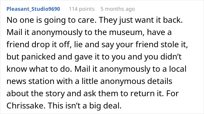 User comment discussing how to anonymously return an artifact stolen from a museum.