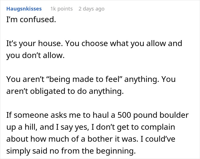Text post discussing houseguests treating a woman's home like a hotel, emphasizing personal boundaries.