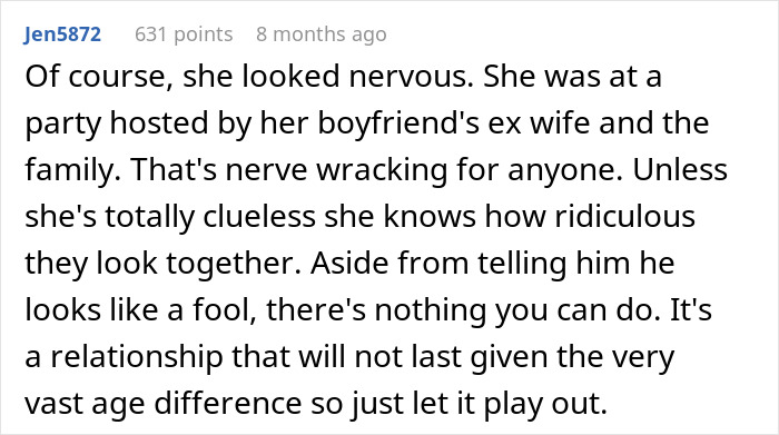 Reddit comment discussing a dad's 23-year-old girlfriend, mentioning the awkward age difference and relationship dynamics.